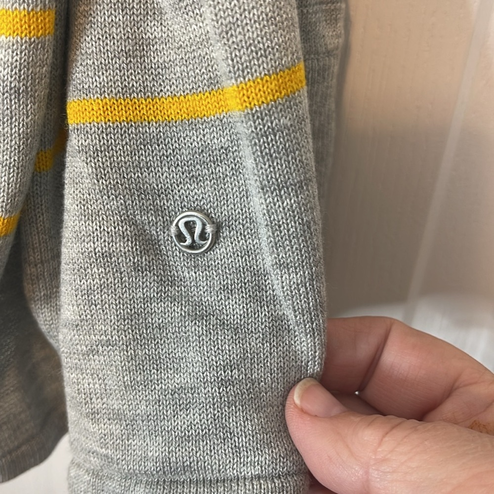 Lululemon Twist and Wrap Top Gray and Yellow Stripe Size 8 - Picture 4 of 11